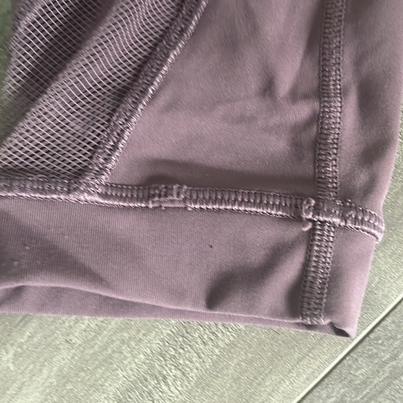 Lululemon Forget The Sweat Crop *21"
Smoked Mulberry Leggings Pants - Picture 7 of 11